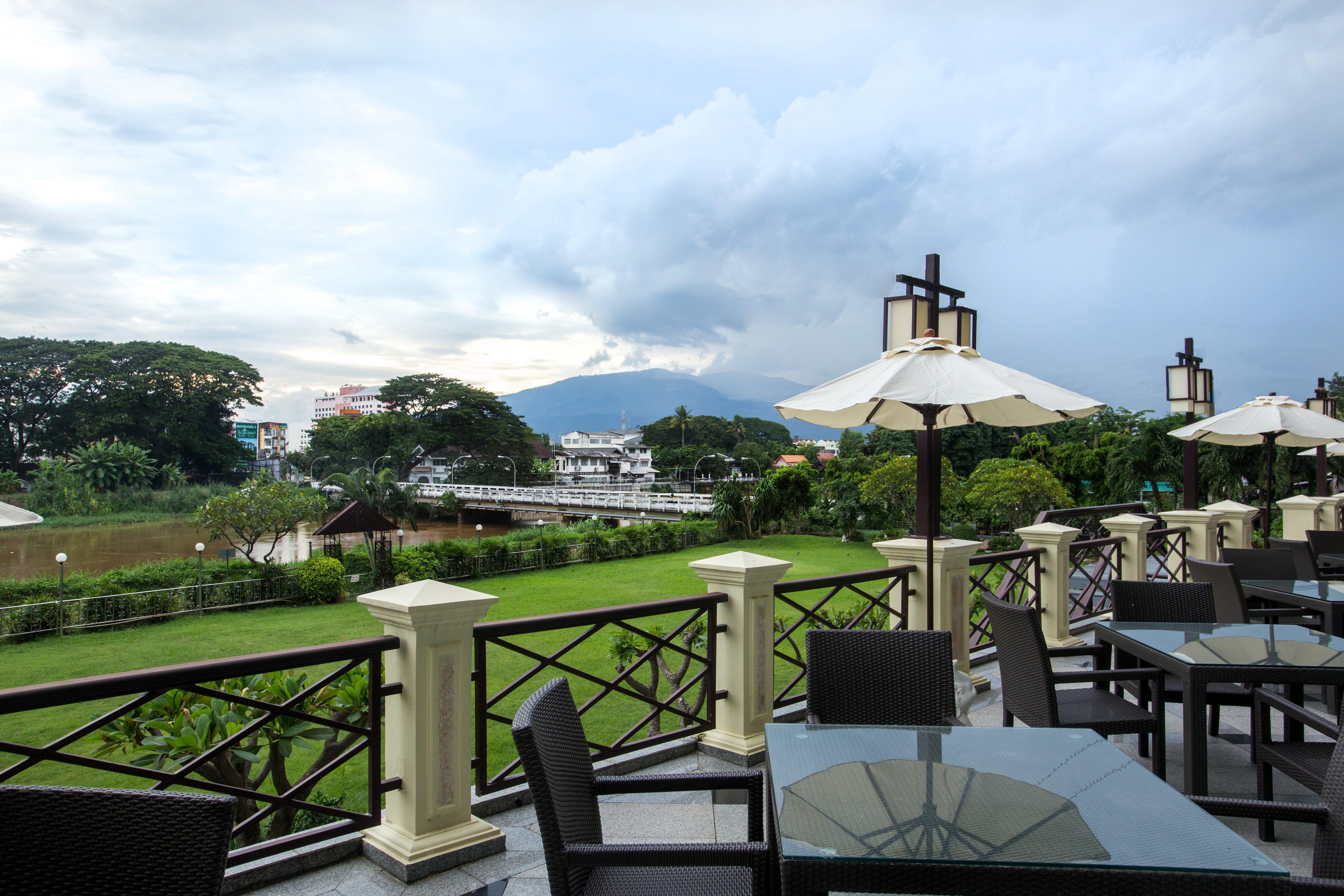Centara Riverside Hotel Chiang Mai Buitenkant foto
