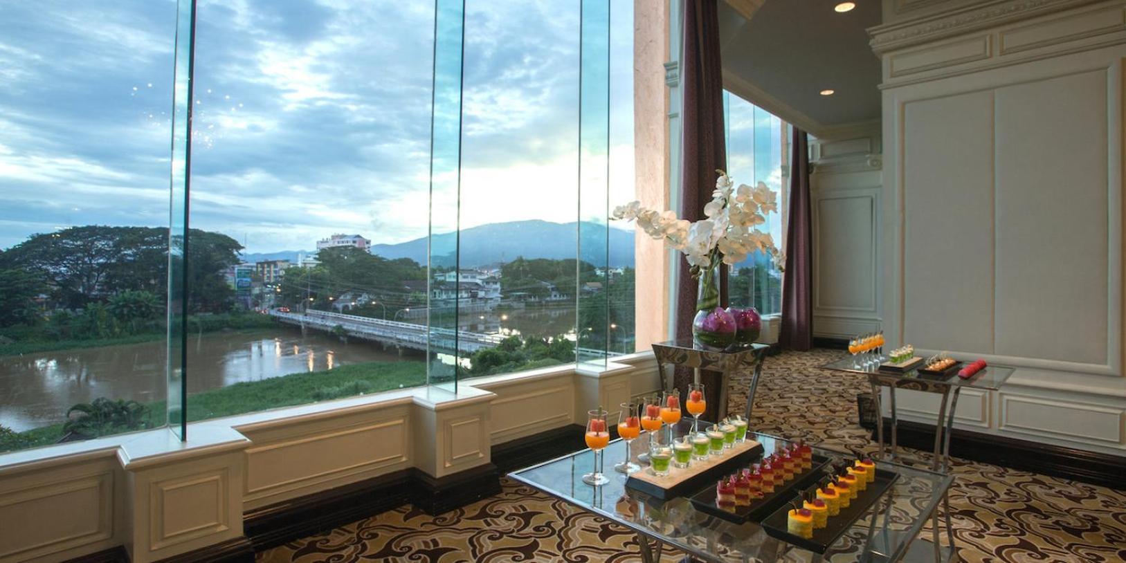 Centara Riverside Hotel Chiang Mai Buitenkant foto